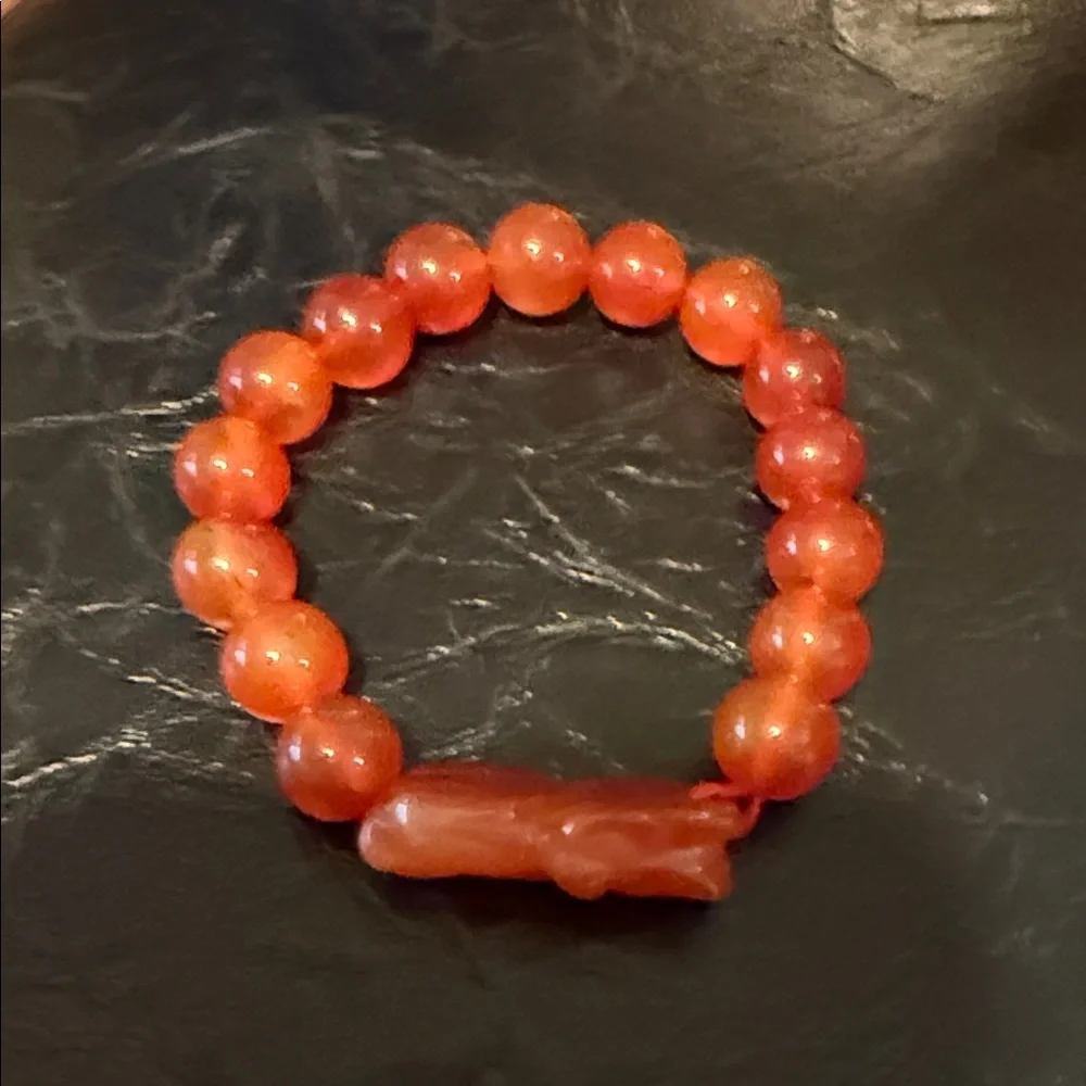 Carnelian Beaded Bracelet with carved figure - Picture 3 of 5